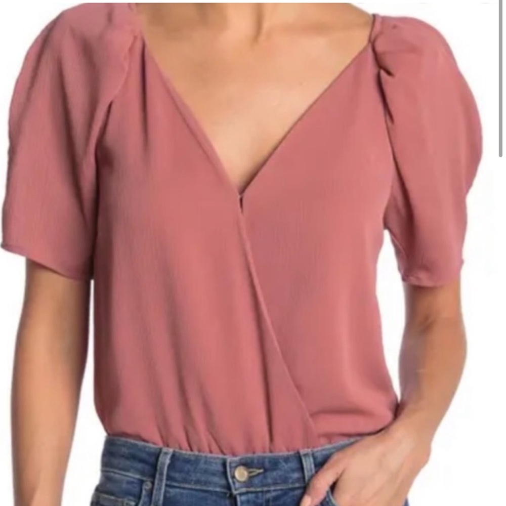 ASTR the label dark blush puff sleeve bodysuit